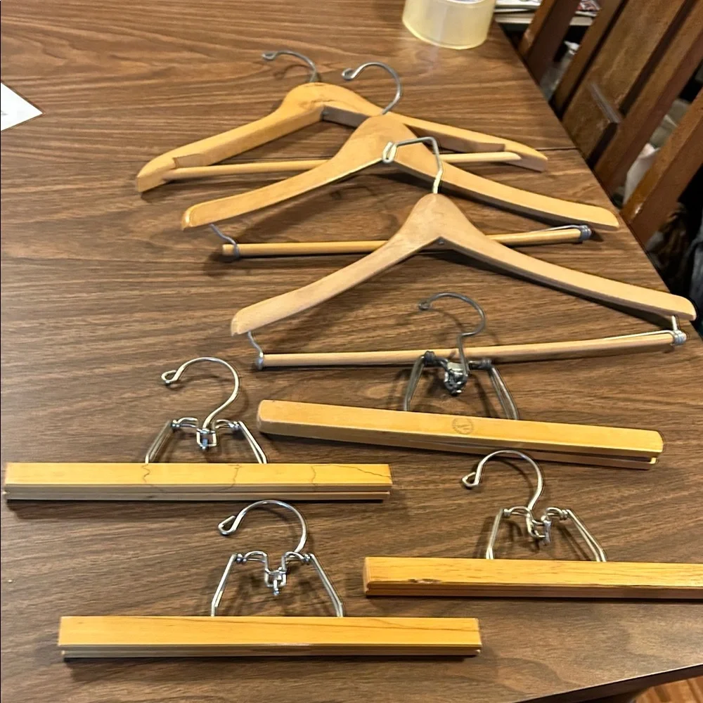 Wooden Clothes Hangers Set